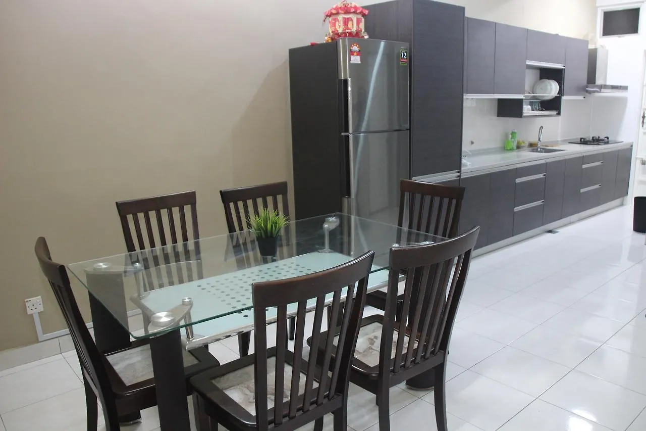 Eden Homestay Jb 伊甸园休闲民宿 Johor Bahru