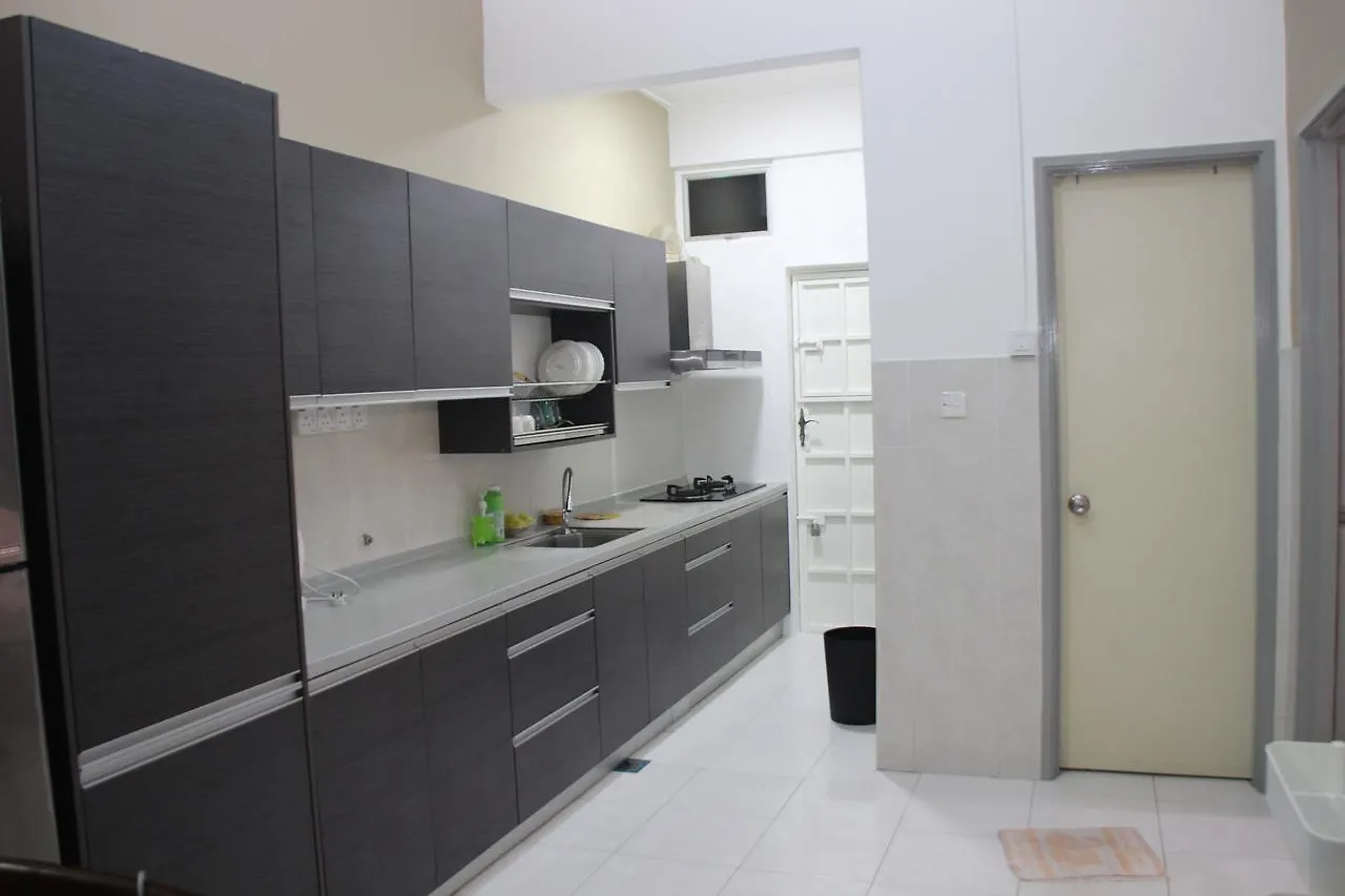 Eden Homestay Jb 伊甸园休闲民宿 Johor Bahru 0*,